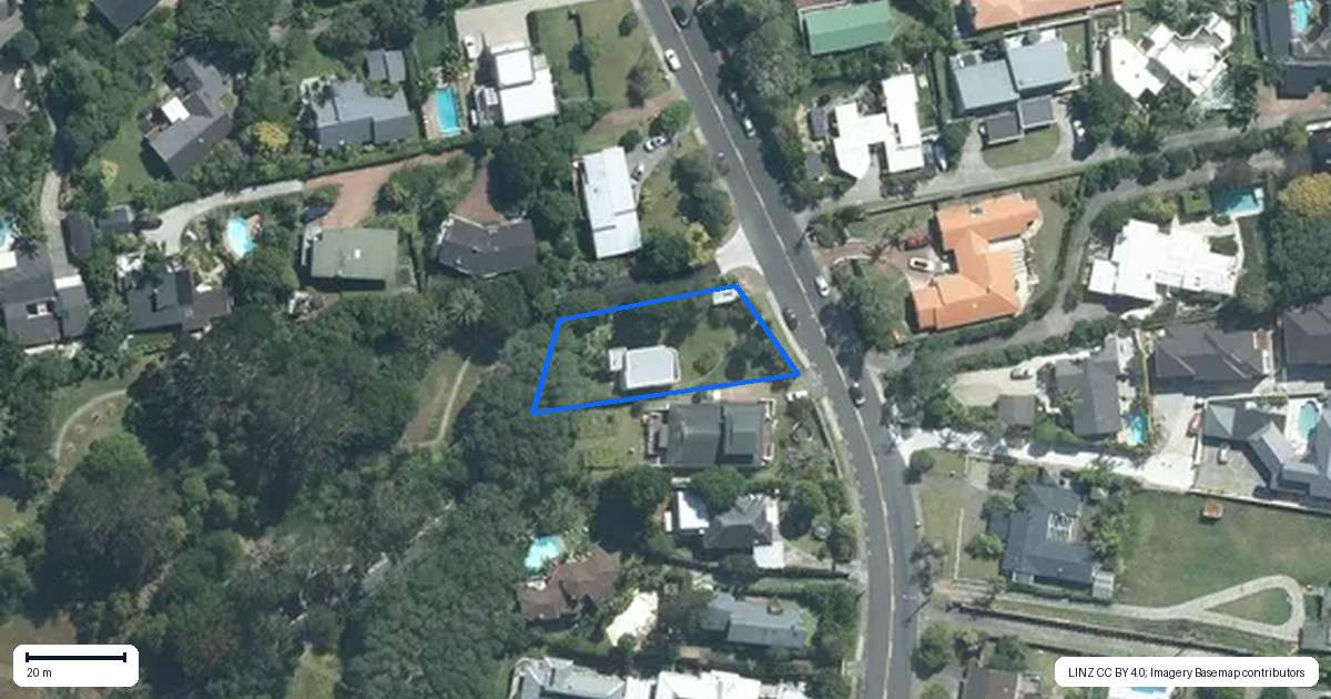 Property context map for 182 Beach Road, Campbells Bay, Auckland