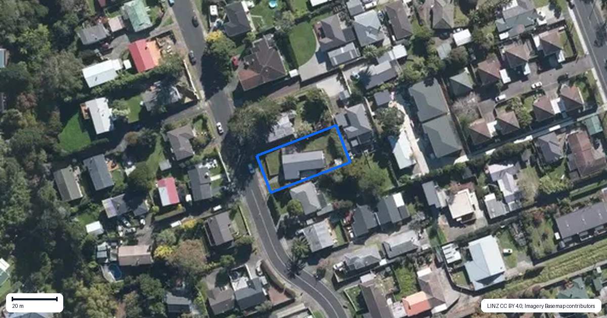 Property context map for 16 Hellyers Street, Birkdale, Auckland