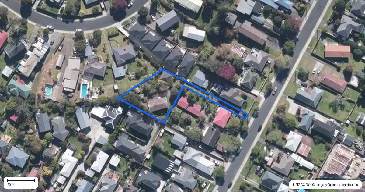 Property context map for 99 Matipo Road, Te Atatu Peninsula, Auckland