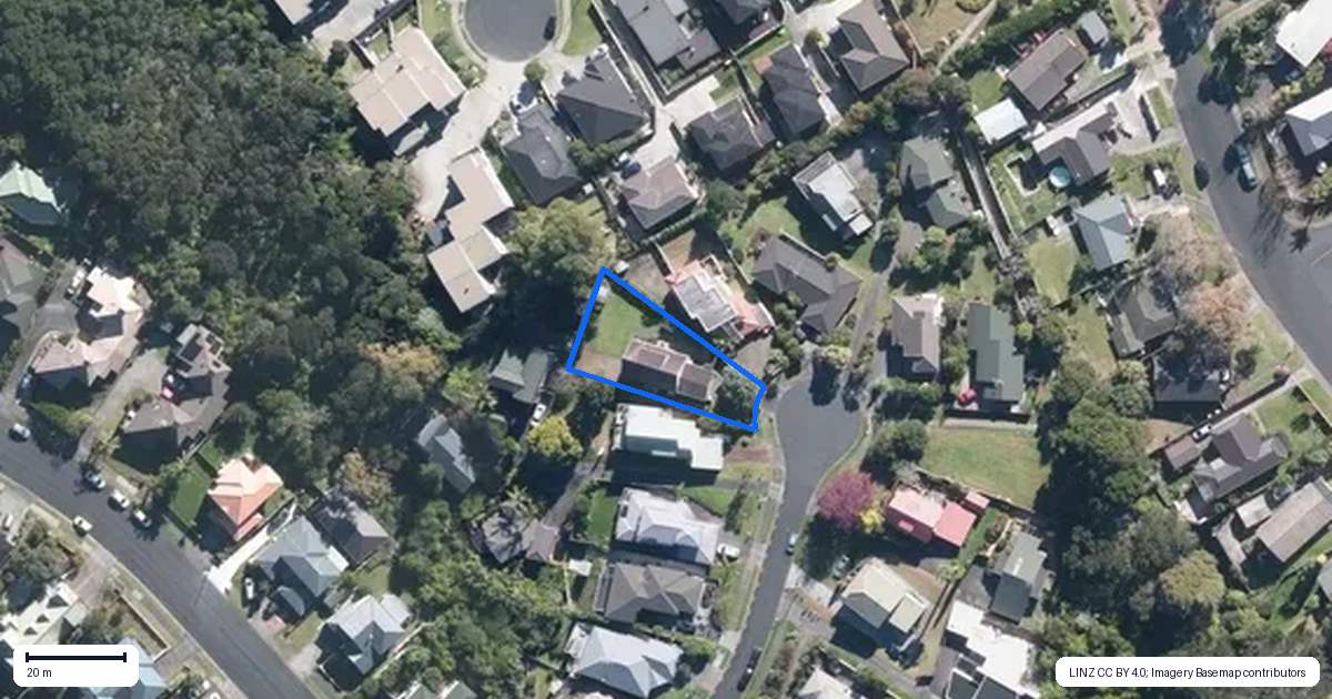 Property context map for 16 Redfern Lane, Glenfield, Auckland