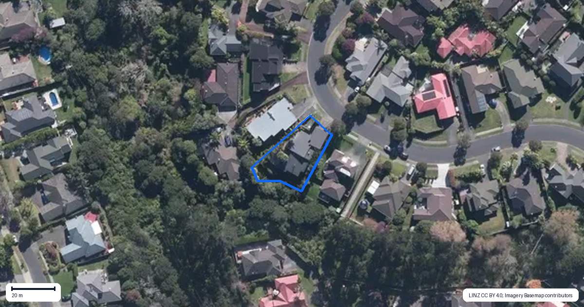 Property context map for 18 Admirals Court Drive, Greenhithe, Auckland