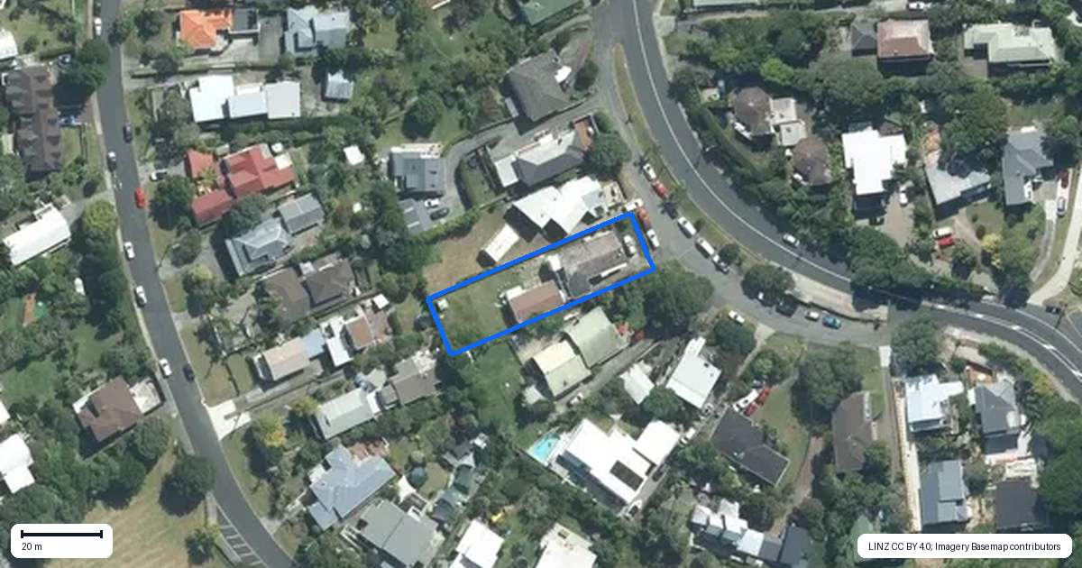 Property context map for 2/520 Beach Road, Murrays Bay, Auckland