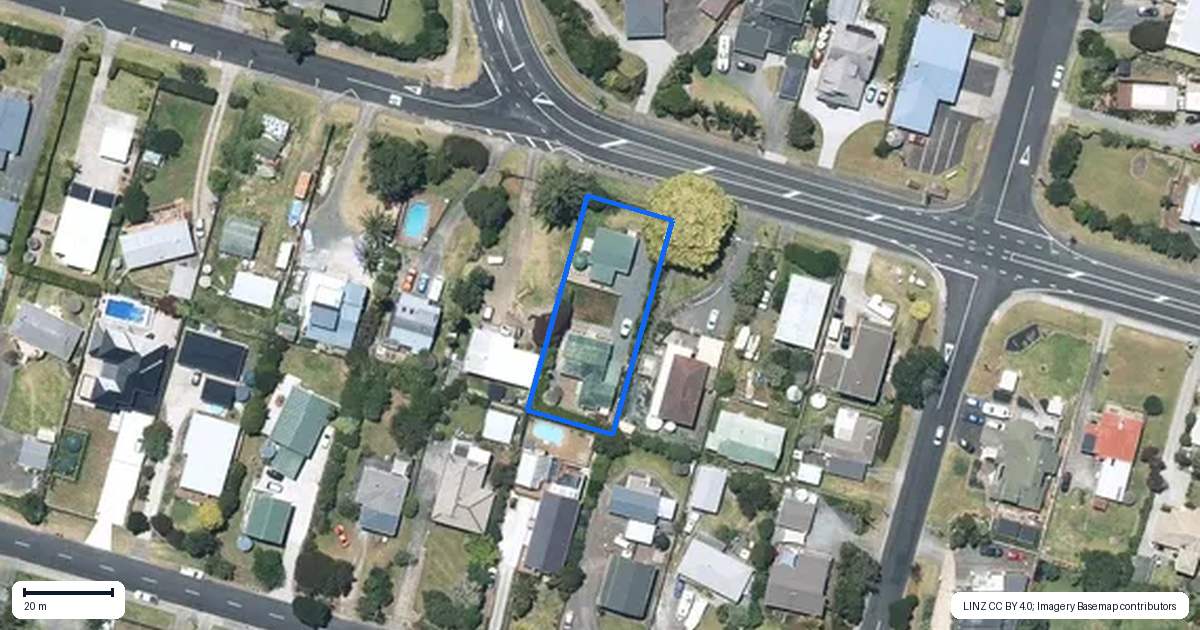 Property context map for 51 Beachlands Road, Beachlands, Auckland