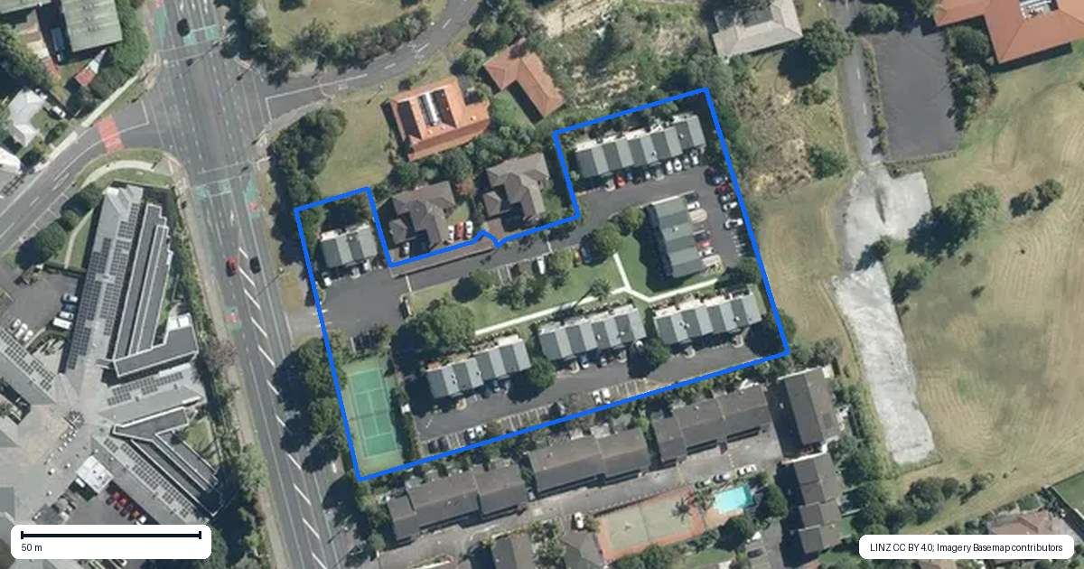 Property context map for 2/437B Albany Highway, Albany, Auckland