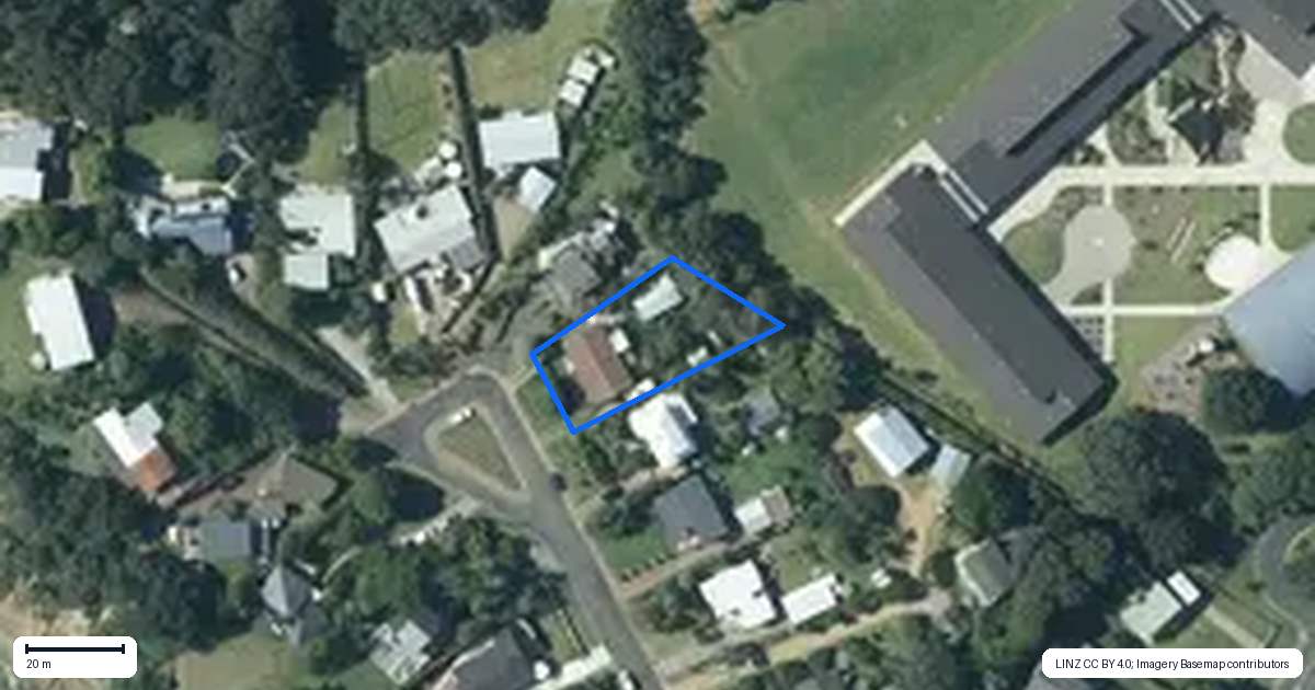 Property context map for 17 Esslin Road, Surfdale, Waiheke Island