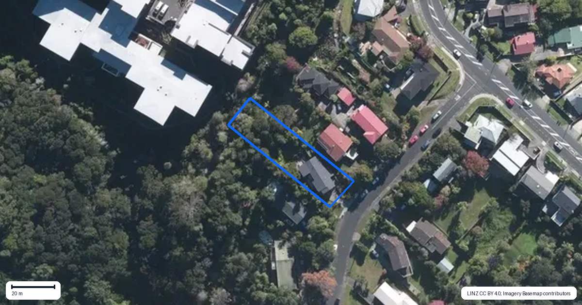 Property context map for 7 Kauri Road, Birkenhead, Auckland