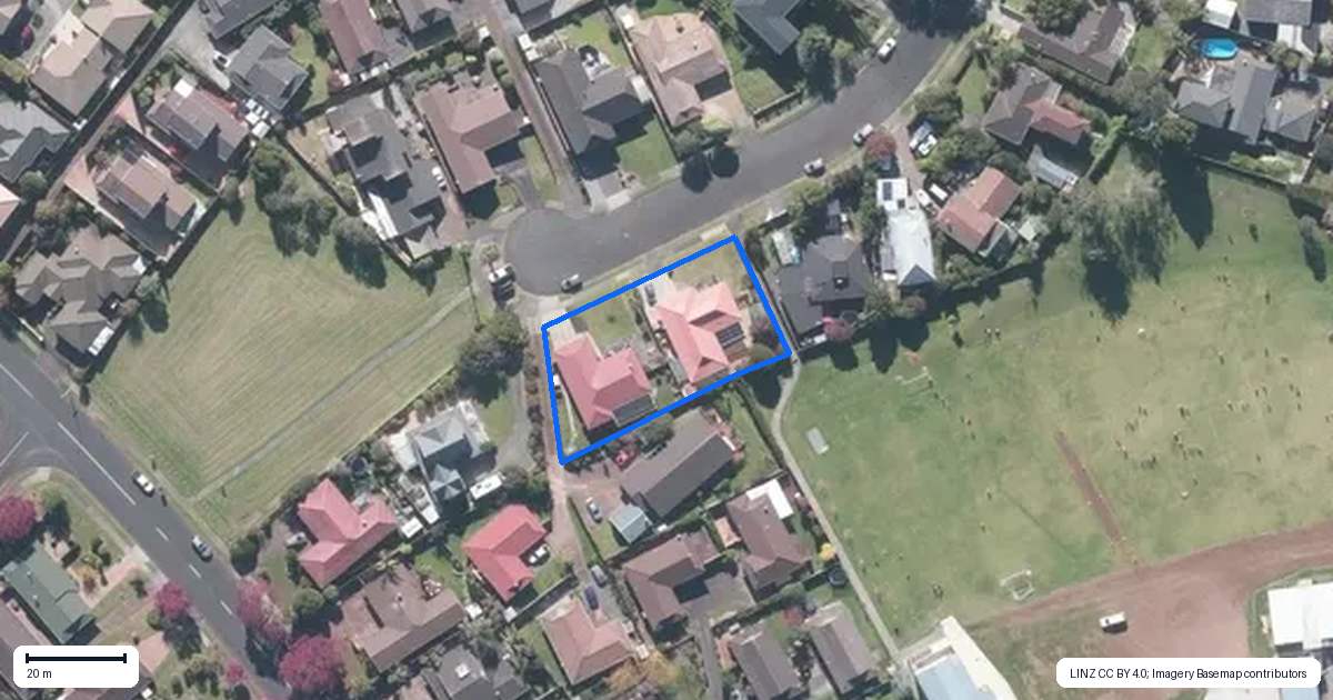 Property context map for 28 Booralee Avenue, Botany Downs, Auckland