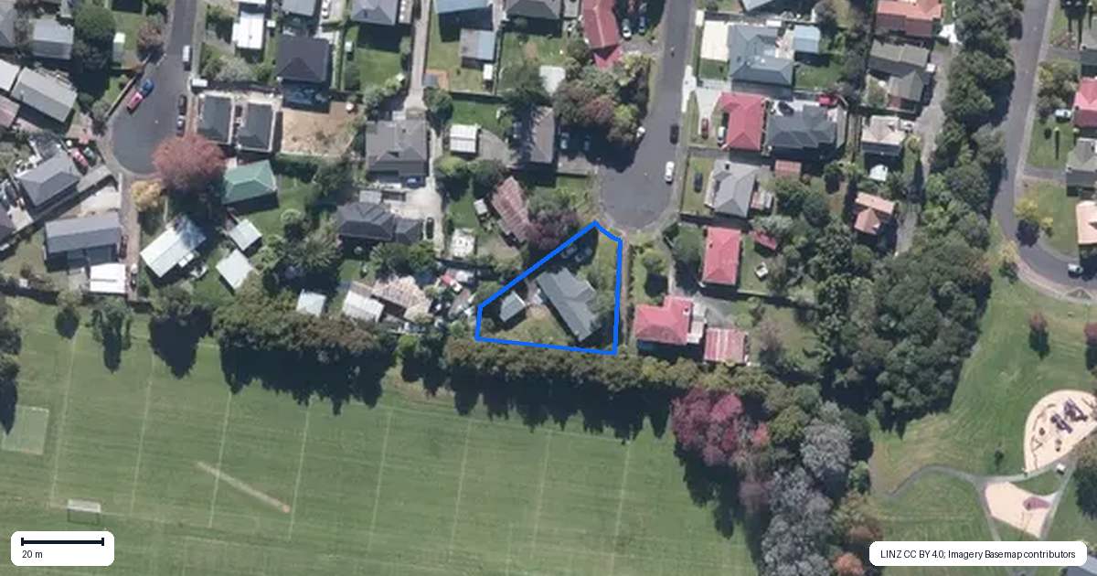 Property context map for 1 Normandy Place, Henderson, Auckland