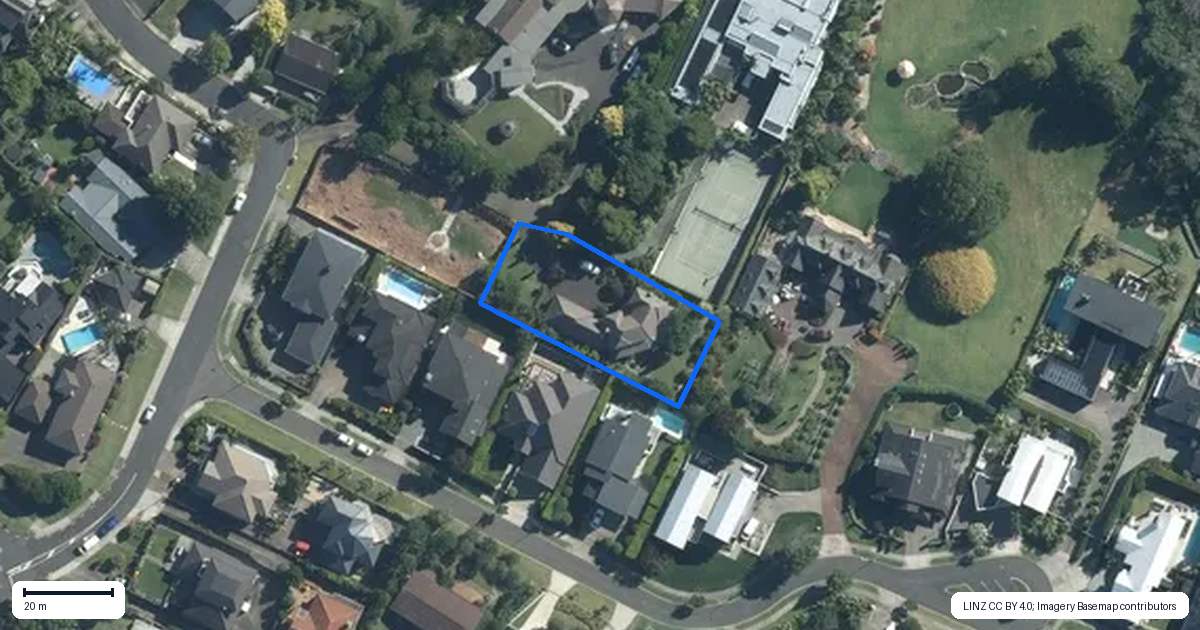Property context map for 33 Seymour Road, Mellons Bay, Auckland