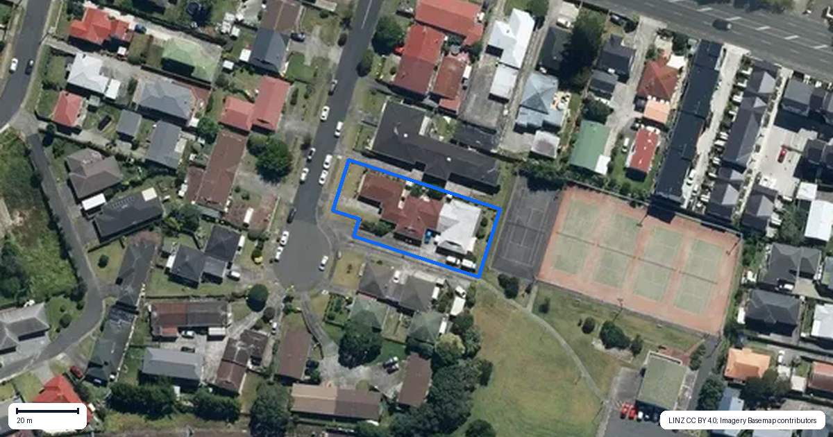 Property context map for 18 Faith Bullock Place, New Lynn, Auckland