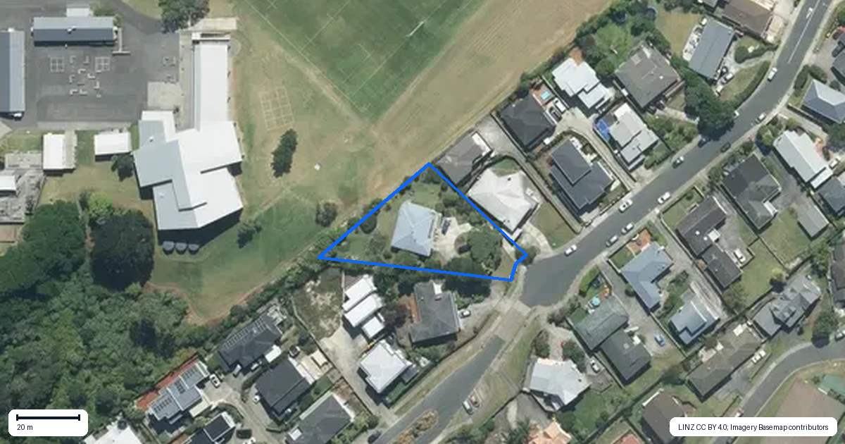 Property context map for 13 Windsor Place, Windsor Park, Auckland