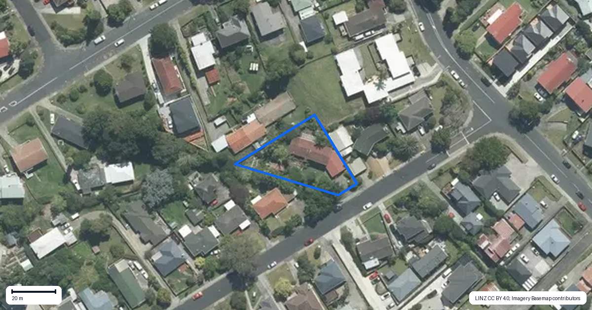 Property context map for 82 Marlborough Avenue, Glenfield, Auckland