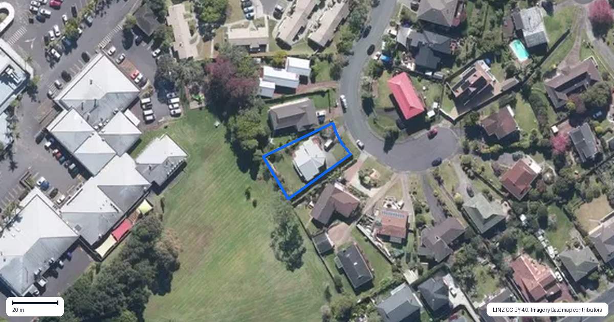 Property context map for 14 Flagstaff Place, Massey, Auckland