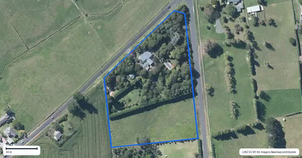 Property context map for 23 Wharf Road, Clarks Beach