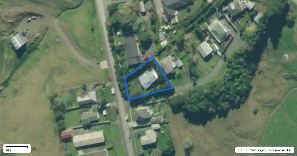 Property context map for 2 Montaine Place, Maungaturoto