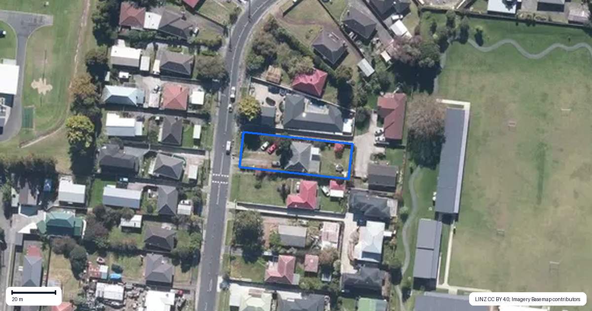 Property context map for 34 Fairdene Avenue, Henderson, Auckland
