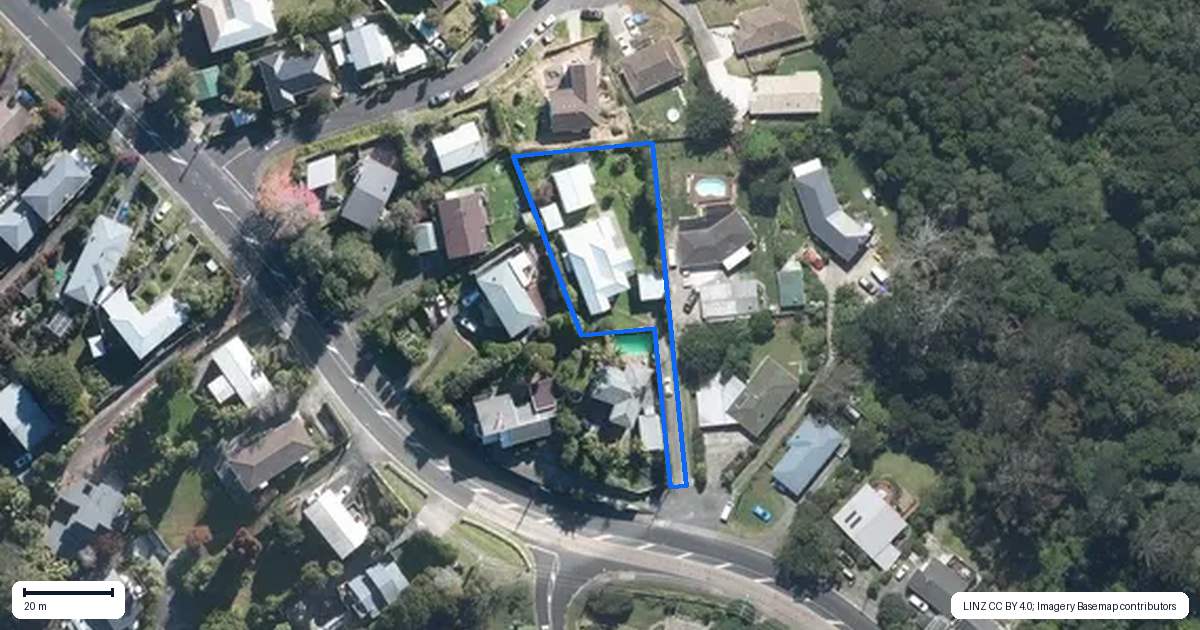 Property context map for 120 Eskdale Road, Birkdale, Auckland