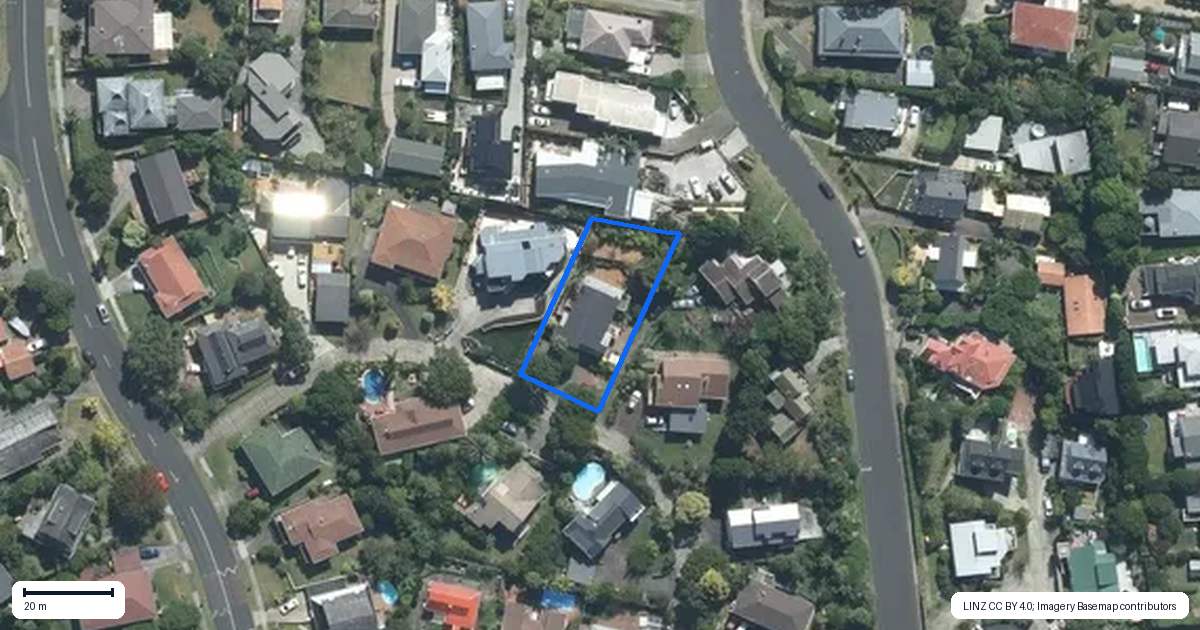 Property context map for 22 Holyoake Place, Chatswood, Auckland