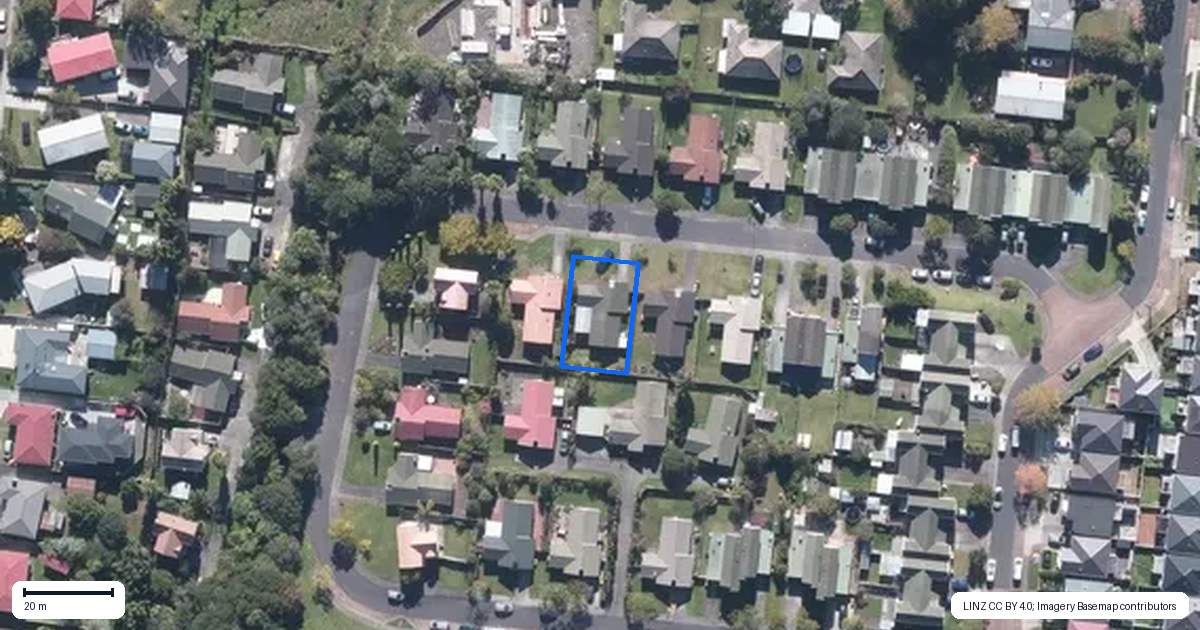 Property context map for 14 Kona Crescent, Henderson, Auckland