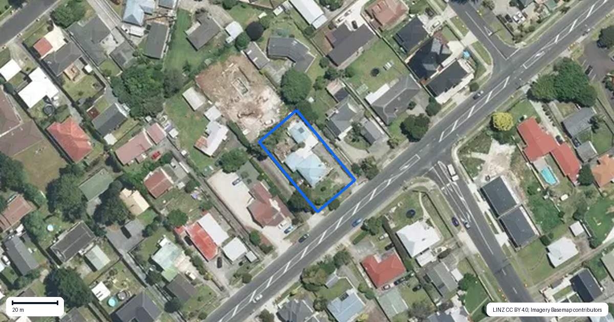 Property context map for 102 Clevedon Road, Papakura
