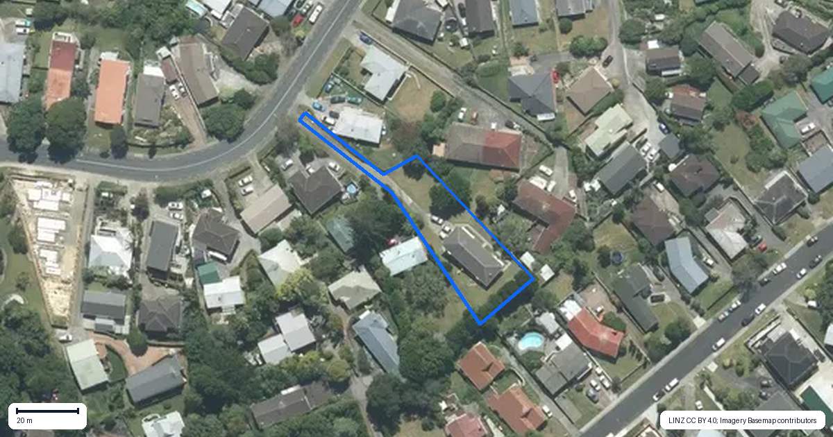 Property context map for 13 Downing Street, Glenfield, Auckland