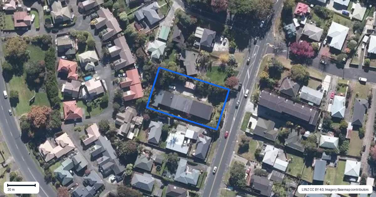 Property context map for 4/134 Edmonton Road, Te Atatu South, Auckland