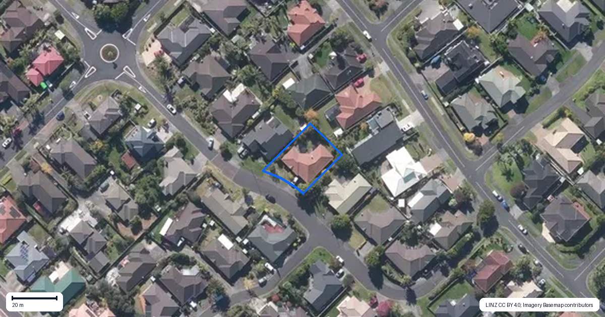 Property context map for 36 Fleetwood Drive, Henderson, Auckland