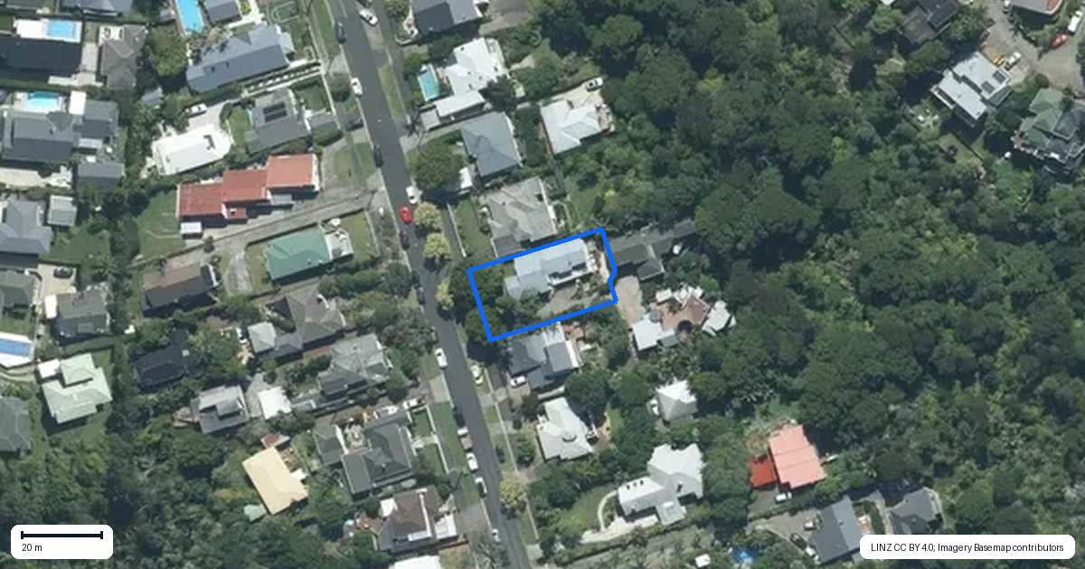 Property context map for 24 Seaview Avenue, Northcote, Auckland