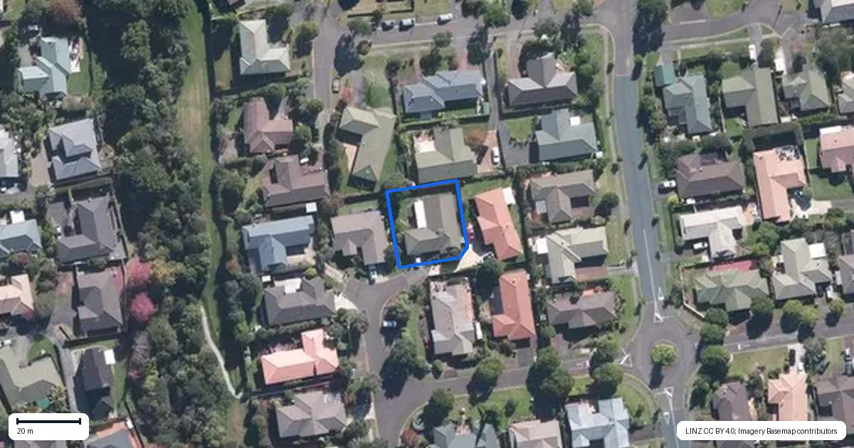 Property context map for 10 Adelphi Place, Albany, Auckland