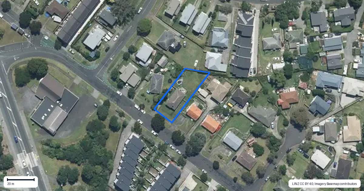 Property context map for 22 Eastview Road, Glen Innes, Auckland