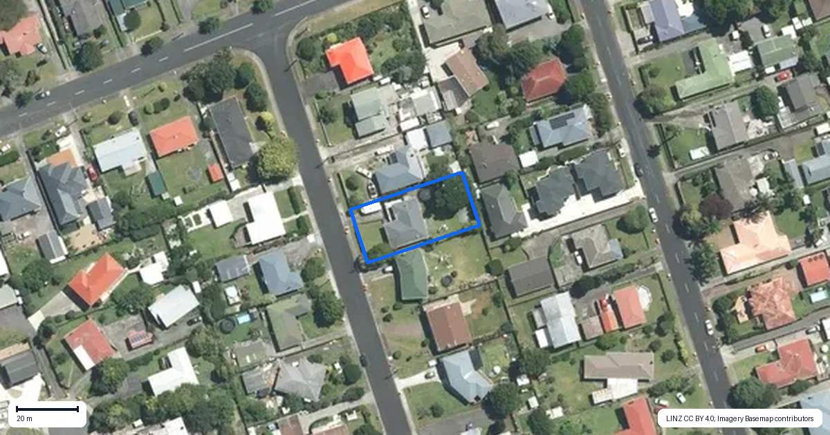 Property context map for 35 Halberg Street, Papakura
