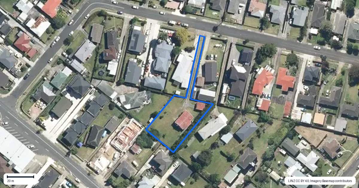 Property context map for 13 McLean Avenue, Papatoetoe, Auckland