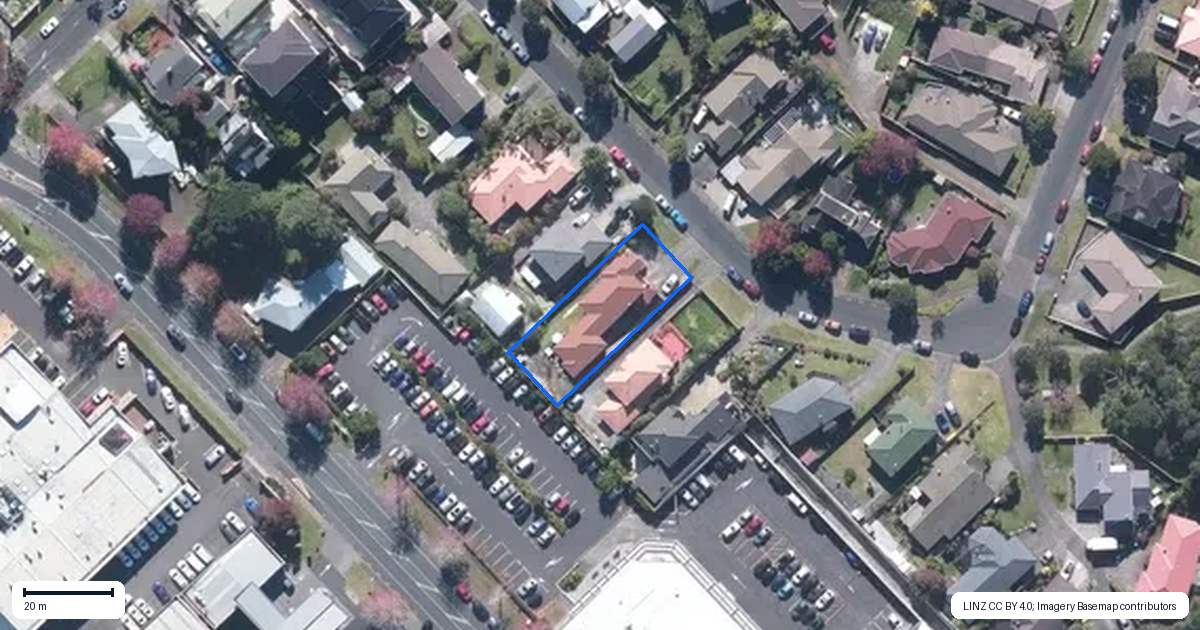 Property context map for 15 Millstream Drive, Henderson, Auckland