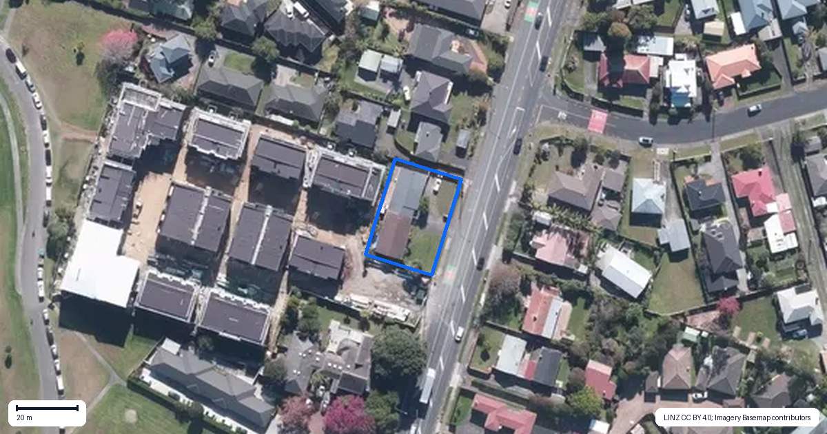 Property context map for 176 Te Atatu Road, Te Atatu South, Auckland