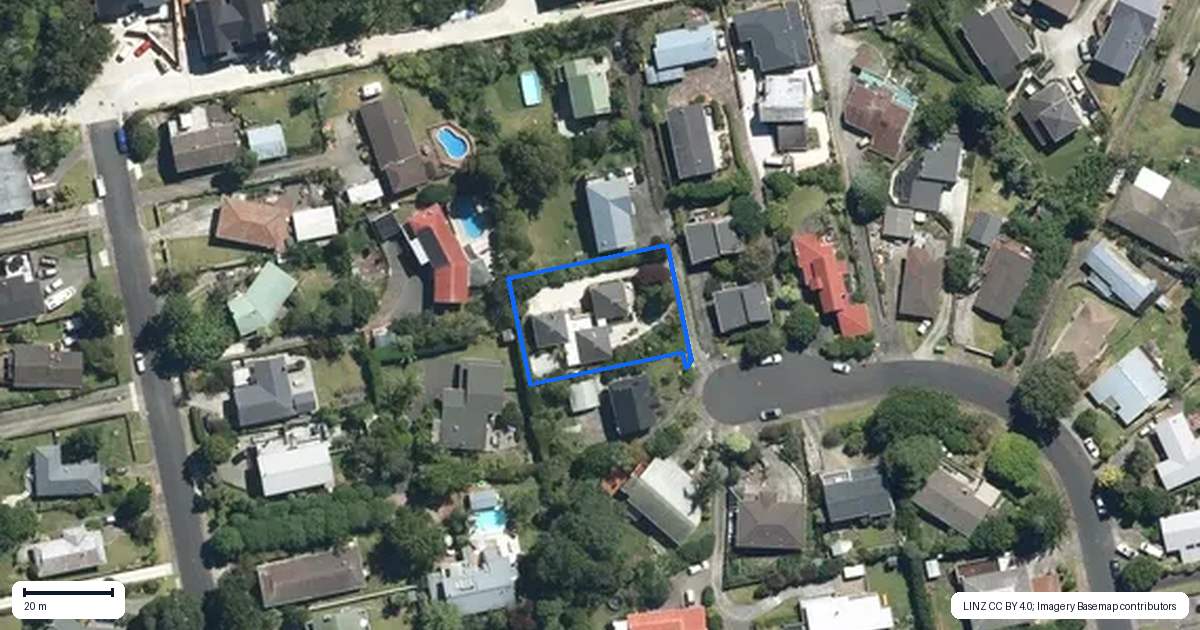 Property context map for 48 Pokapu Street, Titirangi, Auckland