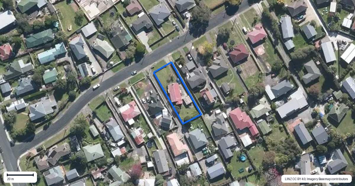 Property context map for 21 Fairclough Road, Beach Haven, Auckland