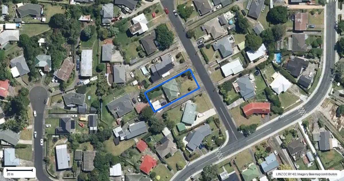 Property context map for 8 Tauhara Street, Green Bay, Auckland