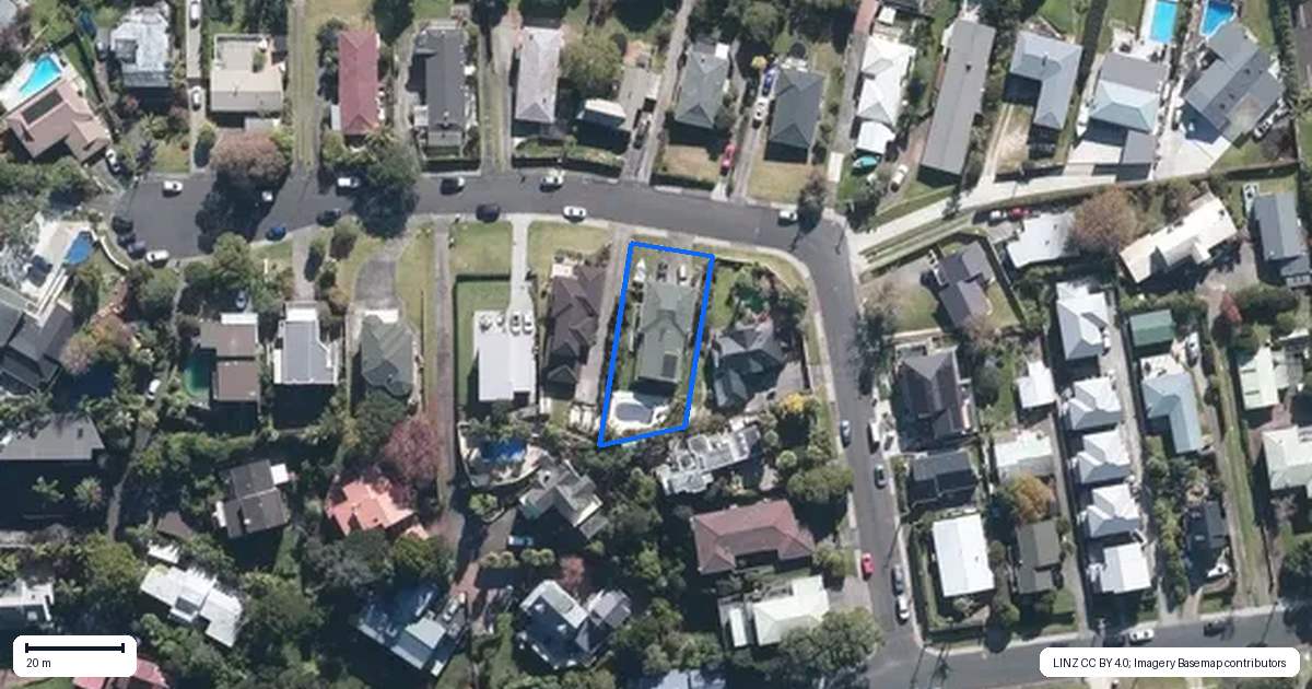 Property context map for 10 Mayall Avenue, Beach Haven, Auckland