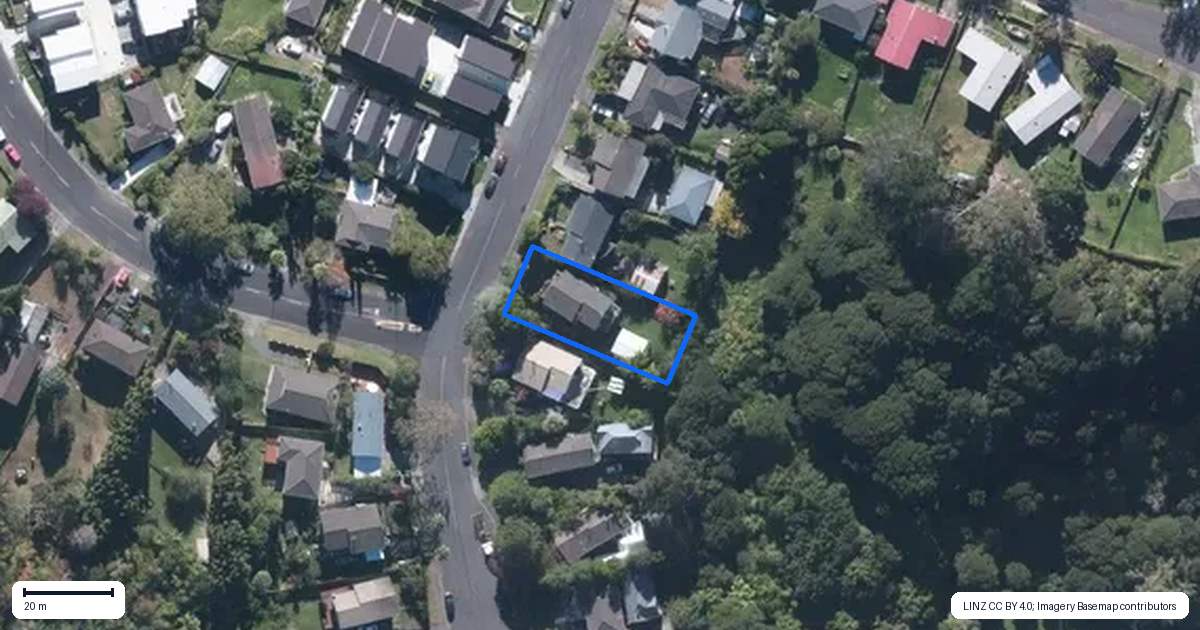 Property context map for 34 Redwood Drive, Massey, Auckland