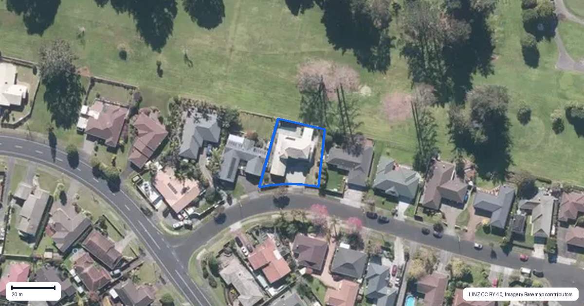 Property context map for 8 Seneca Court, Golflands, Auckland