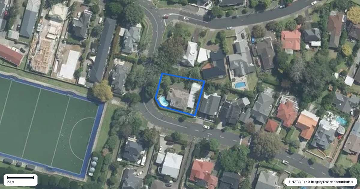 Property context map for 127 Wheturangi Road, Greenlane, Auckland