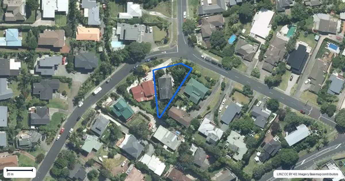 Property context map for 10 Lyons Avenue, Murrays Bay, Auckland