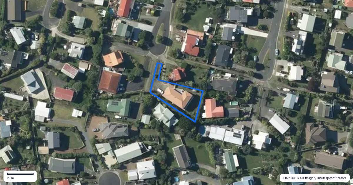 Property context map for 18 Awatere Place, Snells Beach