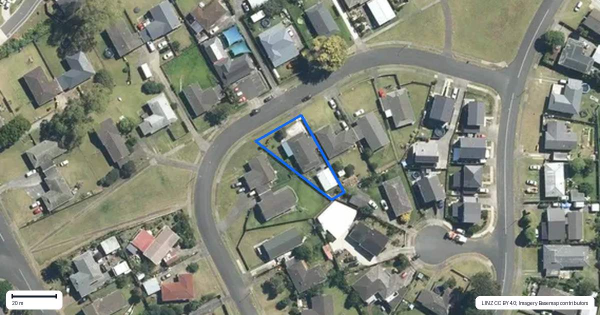 Property context map for 13 Kirkella Crescent, Mangere East, Auckland