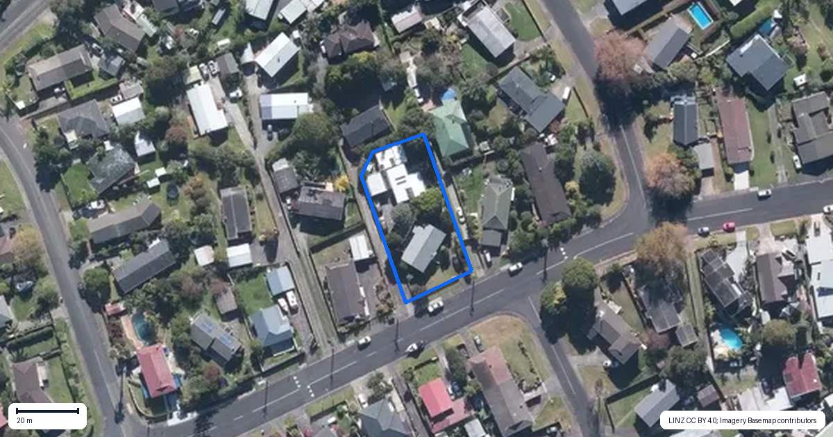 Property context map for 350 Royal Road, Massey, Auckland