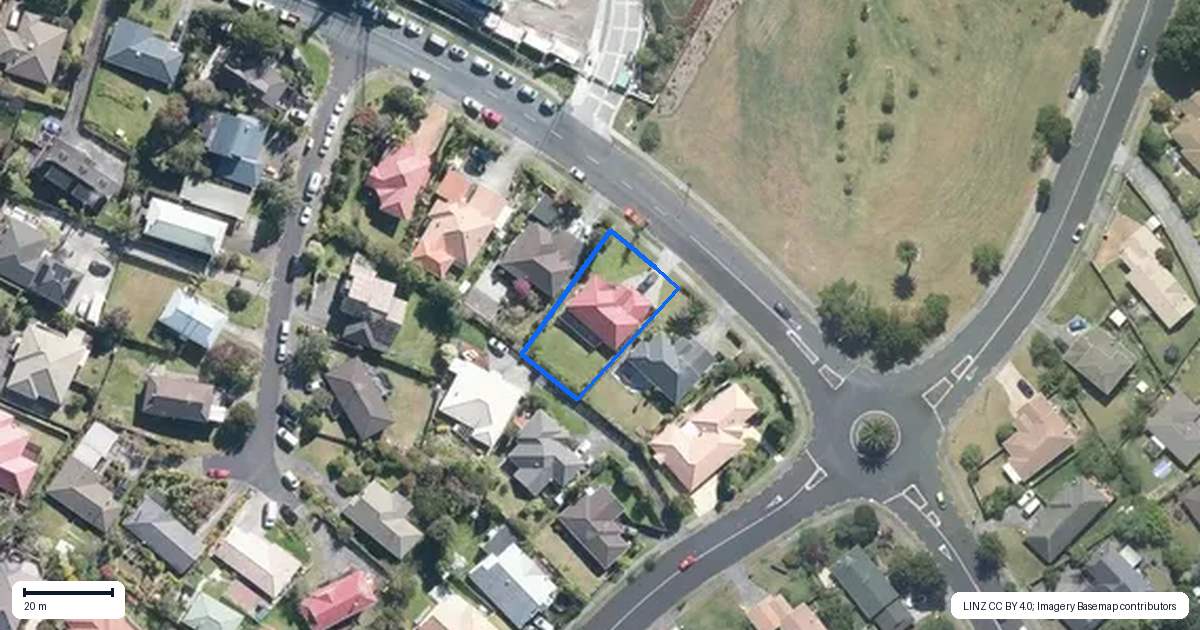 Property context map for 68 Unsworth Drive, Unsworth Heights, Auckland