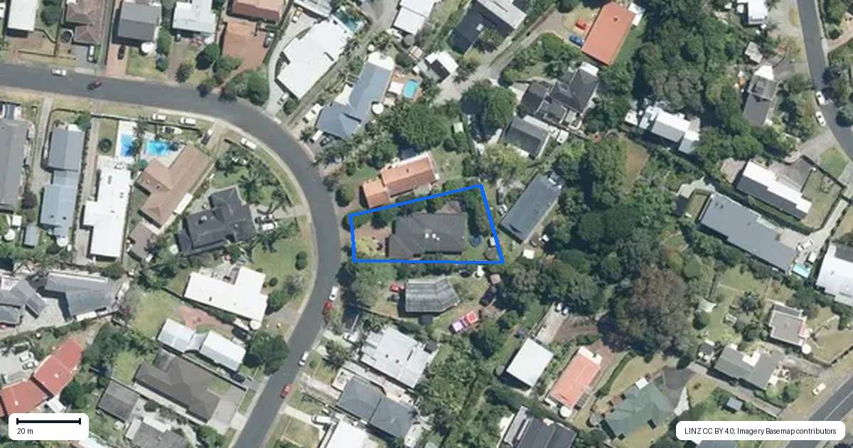 Property context map for 42 The Circle, Manly, Whangaparaoa