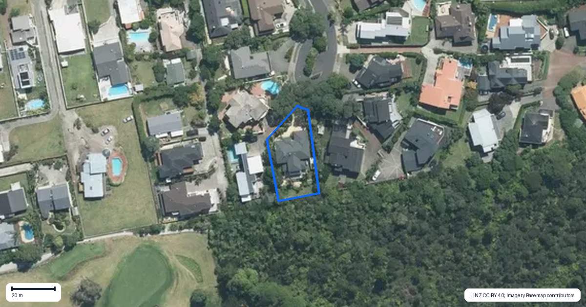 Property context map for 17 Centennial Place, Campbells Bay, Auckland