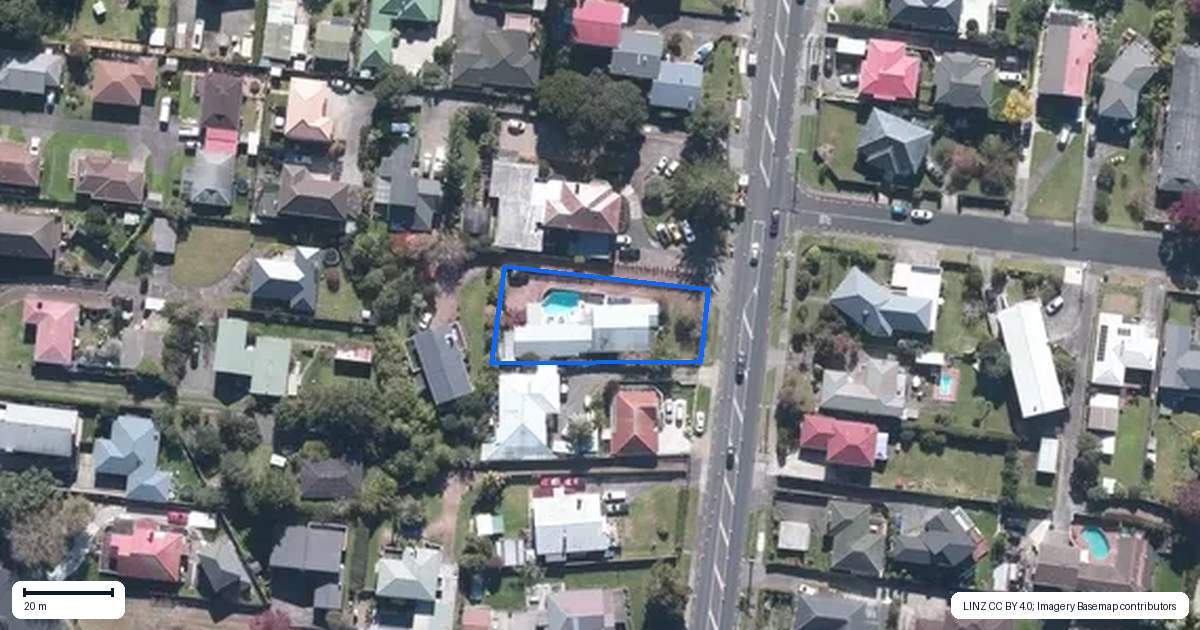 Property context map for 34 Te Atatu Road, Te Atatu South, Auckland