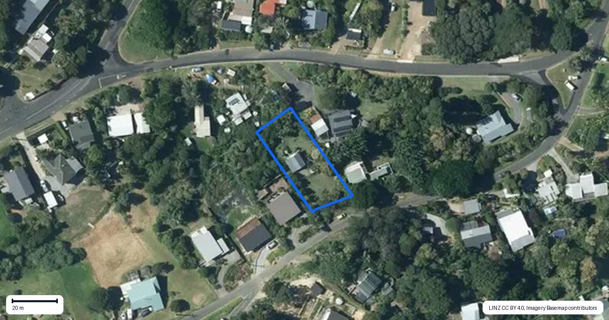 Property context map for 29 Ocean Road, Surfdale, Waiheke Island